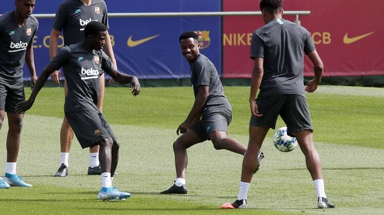 Entrenamiento del Barcelona. En la imagen, Ansu y Fati. Barcelona training session. In this picture, Ansu and Fati. 
