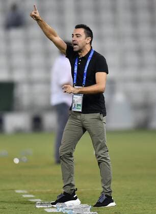 (190917) -- DOHA, Sept. 17, 2019 -- Qatar s Al Sadd s head coach Xavi Hernandez gives instructions during the second leg of the quarterfinal match against Saudi s Al-Nassr at the AFC Champions League in Doha, capital of Qatar, Sept. 16, 2019. Al Sadd won the match 3-1 and qualified to the semifinal on a 4-3 aggregate score. (Photo by Nikku Xinhua) (SP)QATAR-DOHA-SOCCER-AFC CHAMPIONS LEAGUE-QUARTERFINAL yangyuanyong 