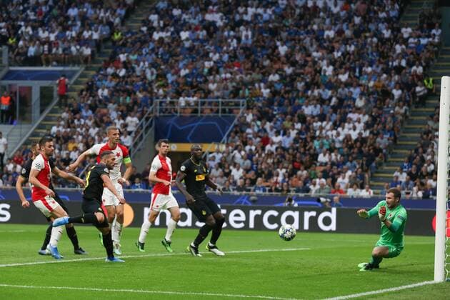 Danilo D Ambrosio of Inter has a point blank header saved by Ondrej Kolar of Slavia Prague during the UEFA Champions League match at the San Siro, Milan. Picture date: 17th September 2019. Picture credit should read: Jonathan Moscrop Sportimage EDITORIAL USE ONLY. No use with unauthorised audio, video, data, fixture lists, club league logos or live services. Online in-match use limited to 120 images, no video emulation. No use in betting, games or single club league player publications. SPI-0207-0007