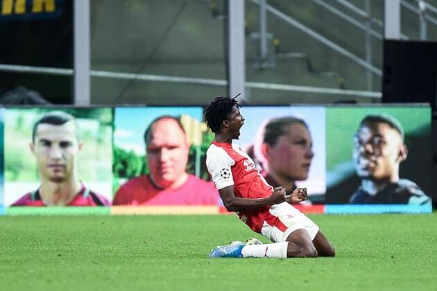 Peter Olayinka of Slavia Praha celebrates after scoring the goal of 0-1 Milano 17-9-2019 Stadio Giuseppe Meazza Football Champions League 2019 2020 FC Internazionale - Slavia Praha Photo Image Insidefoto antoniettaxbaldassarre