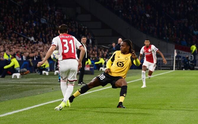 Fußball, CL, Ajax Amsterdam - OSC Lille Renato Sanches ( LOSC ) - Nicolas Tagliafico ( Ajax ) FOOTBALL : AFC Ajax vs Lille OSC - Champions League - Amsterdam - 17 09 2019 FedericoPestellini Panoramic 