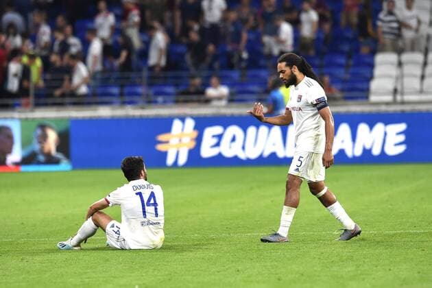Leo Dubois er Jason Denayer (lyon) FOOTBALL : Lyon vs Zenith Saint-Petersbourg - Phase de groupe Ligue des Champions - 17 09 2019 FredericChambert Panoramic 