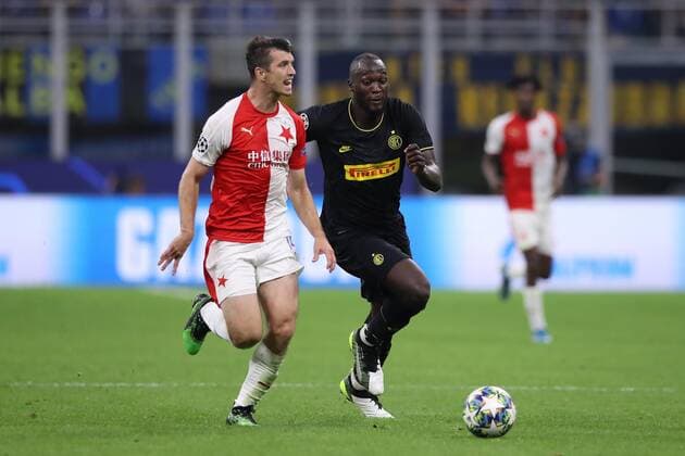 Ondrej Kudela of Slavia Prague and Romelu Lukaku of Inter race for the ball during the UEFA Champions League match at the San Siro, Milan. Picture date: 17th September 2019. Picture credit should read: Jonathan Moscrop Sportimage EDITORIAL USE ONLY. No use with unauthorised audio, video, data, fixture lists, club league logos or live services. Online in-match use limited to 120 images, no video emulation. No use in betting, games or single club league player publications. SPI-0207-0031