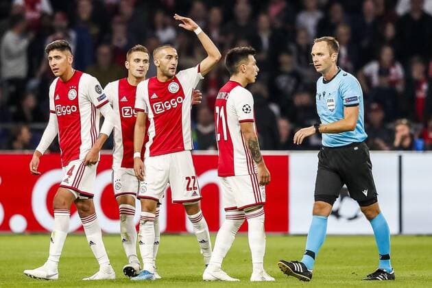 AMSTERDAM, 17-09-2019 JohanCruyff Arena , Champions League Football season 2019 2020 . Ridiculous decision by referee Srdjan Jovanovic as he calls for half time during a promising Ajax attack during the match Ajax - Lille. Ajax - Lille  x4499113x Copyright: