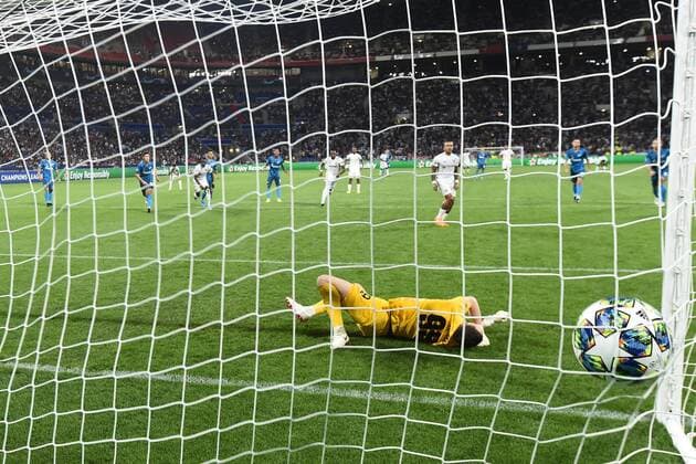 Memphis Depay (lyon) vs Andrei Lunev (zenith) FOOTBALL : Lyon vs Zenith Saint-Petersbourg - Phase de groupe Ligue des Champions - 17 09 2019 FredericChambert Panoramic 