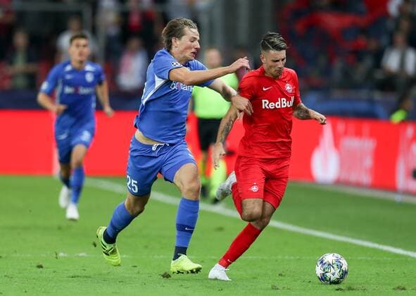 SOCCER - CL, RBS vs Genk SALZBURG,AUSTRIA,17.SEP.19 - SOCCER - UEFA Champions League, group stage, Red Bull Salzburg vs KRC Genk. Image shows Sander Berge (Genk) and Dominik Szoboszlai (RBS). GEPAxpictures xPatrickxSteiner