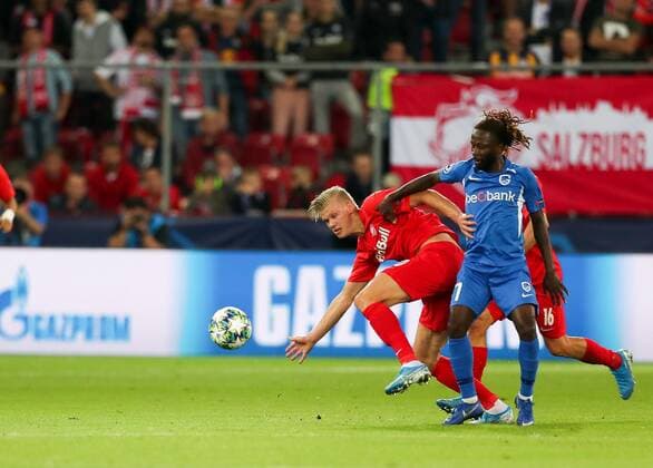 SOCCER - CL, RBS vs Genk SALZBURG,AUSTRIA,17.SEP.19 - SOCCER - UEFA Champions League, group stage, Red Bull Salzburg vs KRC Genk. Image shows Erling Haaland (RBS) and Junya Ito (Genk). GEPAxpictures xPatrickxSteiner