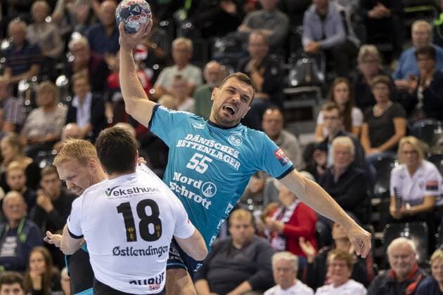 SG Flensburg Handewitt vs. Elverum Handball, Handball, EHF Champions League Group Phase, 18 09 19 Michel Jurecki SG Flensburg Handewitt, 55 vs. Jonas Burud Elverum Handball, 18 Copyright: xBEAUTIFULxSPORTS MarioxM.xKobergx