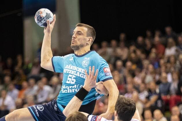 SG Flensburg Handewitt vs. Elverum Handball, Handball, EHF Champions League Group Phase, 18 09 19 Michel Jurecki SG Flensburg Handewitt, 55 vs. Jonas Burud Elverum Handball, 18 Copyright: xBEAUTIFULxSPORTS MarioxM.xKobergx