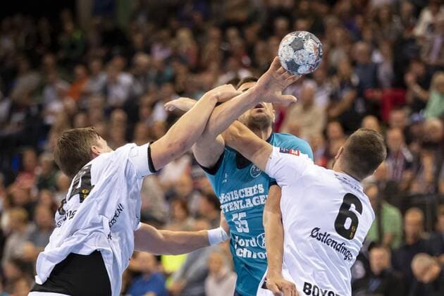SG Flensburg Handewitt vs. Elverum Handball, Handball, EHF Champions League Group Phase, 18 09 19 Michel Jurecki SG Flensburg Handewitt, 55 with pass to Anders Zachariassen SG Flensburg Handewitt, 22 Copyright: xBEAUTIFULxSPORTS MarioxM.xKobergx