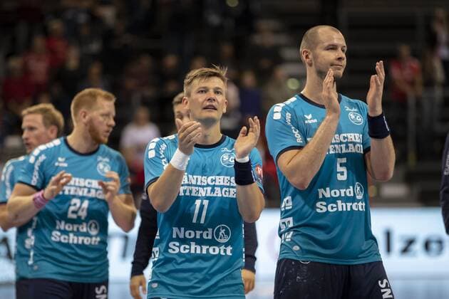 SG Flensburg Handewitt vs. Elverum Handball, Handball, EHF Champions League Group Phase, 18 09 19 Players thank their fans for their support Copyright: xBEAUTIFULxSPORTS MarioxM.xKobergx
