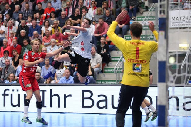 Sven Wesseling TV Emsdetten 24 past Stefan Lex ASV Hamm Westfalen 13 left against Felix Storbeck ASV Hamm Westfalen 1 right GER, Handball, 2 Bundesliga, ASV Hamm Westfalen against TV Emsdetten, 20 09 2019 Hamm Copyright: xEIBNER JanxStrohdiekx EP_JSK