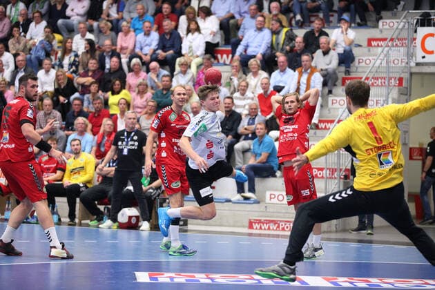 Yannick Terhaer TV Emsdetten 7 against Felix Storbeck ASV Hamm Westfalen 1 right GER, Handball, 2 Bundesliga, ASV Hamm Westfalen against TV Emsdetten, 20 09 2019 Hamm Copyright: xEIBNER JanxStrohdiekx EP_JSK