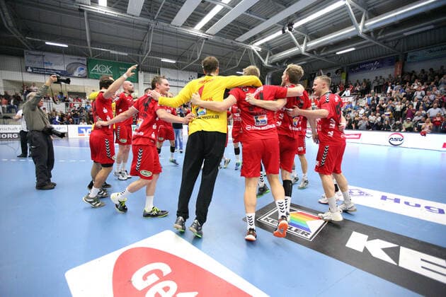 Victory celebration at ASV Hamm Westfalen GER, Handball, 2 Bundesliga, ASV Hamm Westfalen against TV Emsdetten, 20 09 2019 Hamm Copyright: xEIBNER JanxStrohdiekx EP_JSK