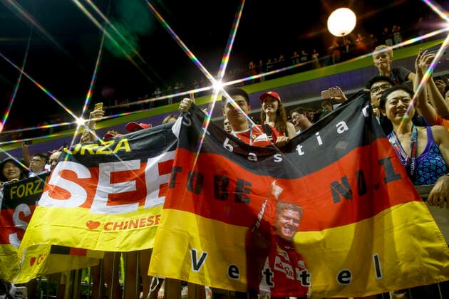 Motorsports: FIA Formula One World Championship, WM, Weltmeisterschaft 2019, Grand Prix of Singapore, Fans of 5 Sebastian Vettel (GER, Scuderia Ferrari Mission Winnow), Singapore Singapore