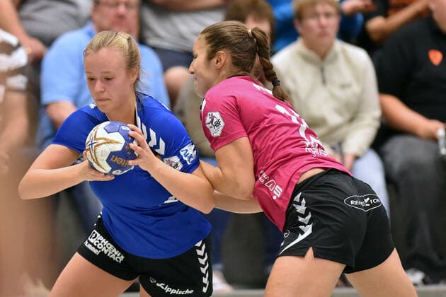 Emelyn Nele van Wingerden HSG Blomberg Lippe am Ball und Maria Ines Da Silva Pereira HSG Bad Wildungen Vipers ,GER, HSG Bad Wildungen Vipers HSG Blomberg Lippe, Handball, 1 Bundesliga Women, 21 09 2019, GER, HSG Bad Wildungen Vipers HSG Blomberg Lippe, Handball, 1 Liga Women, 21 09 2019 Bad Wildungen Copyright: xEIBNER RolandxSippelx EP_RSL