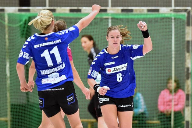 Cheers from Tessa van Zijl HSG Blomberg Lippe R and Kamila Kordovska NR 11, GER, HSG Bad Wildungen Vipers HSG Blomberg Lippe, Handball, 1 Bundesliga Women, 21 09 2019, GER, HSG Bad Wildungen Vipers HSG Blomberg Lippe, Handball, 1 Liga Women, 21 09 2019 Bad Wildungen Copyright: xEIBNER RolandxSippelx EP_RSL