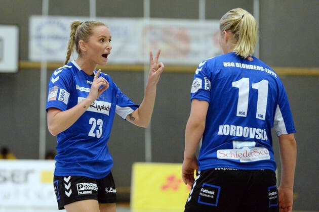 Silje Brons Petersen HSG Blomberg Lippe gives instructions Kamila Kordovska NR 11 ,GER, HSG Bad Wildungen Vipers HSG Blomberg Lippe, Handball, 1 Bundesliga Women, 21 09 2019, GER, HSG Bad Wildungen Vipers HSG Blomberg Lippe, Handball, 1 Liga Women, 21 09 2019 Bad Wildungen Copyright: xEIBNER RolandxSippelx EP_RSL