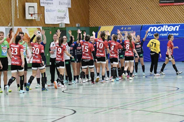 Both teams before the match, SG H2KU Herrenberg vs BSV Sachsen Zwickau, 2 Handball Bundesliga women, 3 matchday, season 19 20, 121 09 2019, SG H2KU Herrenberg vs BSV Sachsen Zwickau, 2 Handball Bundesliga women, 3 matchday, season 19 20, 121 09 2019 Dettingen an der Erms Copyright: xEIBNER Florian_Schustx ep_fsu