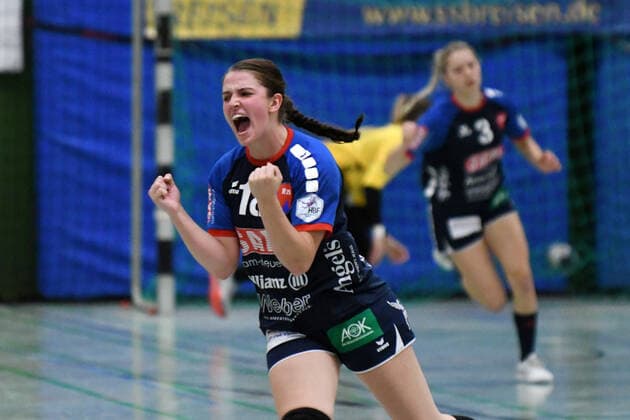 Lea Neubrander 18, SG H2KU Herrenberg cheers, SG H2KU Herrenberg vs. BSV Sachsen Zwickau, 2 Handball Bundesliga women, 3 matchdays, season 19 20, 121 09 2019, SG H2KU Herrenberg vs. BSV Sachsen Zwickau, 2 Handball Bundesliga women, 3 matchdays, season 19 20, 121 09 2019 Dettingen an der Erms Copyright: xEIBNER Florian_Schustx ep_fsu