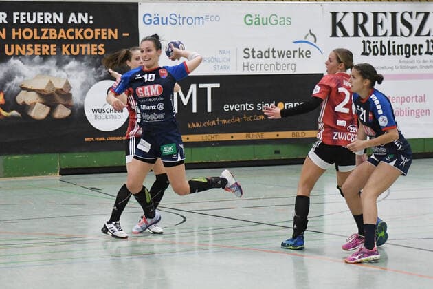 Lea Neubrander 18, SG H2KU Herrenberg in an attack, SG H2KU Herrenberg vs. BSV Sachsen Zwickau, 2 Handball Bundesliga Women, 3 matchdays, season 19 20, 121 09 2019, SG H2KU Herrenberg vs. BSV Sachsen Zwickau, 2 Handball Bundesliga Women, 3 matchdays, season 19 20, 121 09 2019 Dettingen an der Erms Copyright: xEIBNER Florian_Schustx ep_fsu