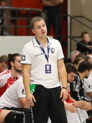 TuS Ferndorf DJK Rimpar Wölfe, 21 09 2019 Coach Michael Lerscht TuS Ferndorf seems frustrated, Kreuztal Stählerwiese Germany