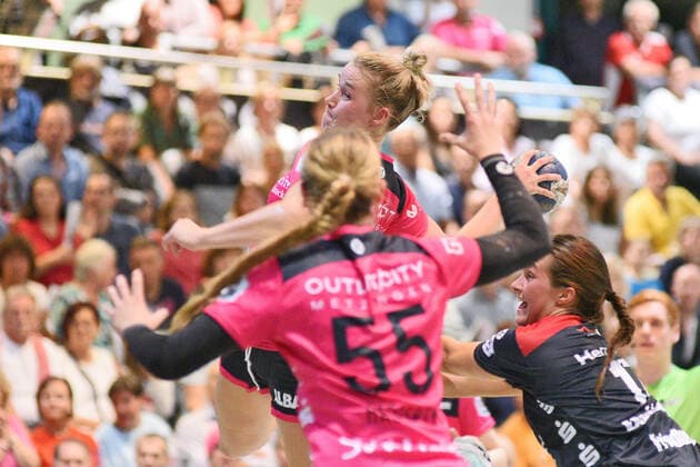 Lena Degenhardt TusSies Metzingen 10 TusSies Metzingen, Handball, HBF, League game, 21 09 2019, Photo TBaur Eibner TusSies Metzingen vs HSG Bensheim Auerbach Metzingen Copyright: xToBaurx EibnerxPressefotox EP_TB