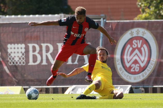 21 09 2019, xavx, Football 2 Bundesliga, SV Wehen Wiesbaden DSC Arminia Bielefeld emspor, v l Daniel Kofi Kyereh SV Wehen Wiesbaden , Manuel Prietl Arminia Bielefeld DFL DFB REGULATIONS PROHIBIT ANY USE OF PHOTOGRAPHS as IMAGE SEQUENCES and or QUASI VIDEO Wiesbaden