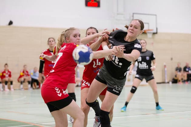 FSG Mainz 05 Budenheim Buxtehuder SV,21 09 2019,GER,Handball, at Elisa Burkholder, 1 FSV Mainz05, 24 ,Lisa Prior, Buxtehuder SV, 36 , Eibner Press Photo Ulrich Scherbaum FSG Mainz 05 Budenheim Buxtehuder SV Mainz Budenheim Copyright: xEibner-Pressefoto UlrichxScherbax EP_usm