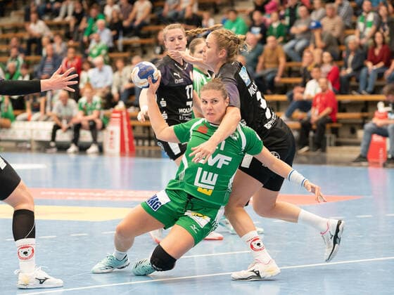 Petra Adamkova Frisch Auf Frauen 21 gegen Anna Michl Kurpfalz Baeren 43 , Frisch Auf Frauen vs. Kurpfalz Baeren, Handball, Women, 1 Bundesliga, 21 09 2019 Frisch Auf Frauen vs. Kurpfalz Baeren, Handball, Women, 1 Bundesliga, 21 09 2019 Goeppingen Copyright: xEIBNER Michael_Schmidtx EP_MST