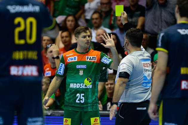 22 09 2019, xtgx, Handball Liqui Moly HBL, SC Magdeburg Rhein Neckar Loewen emspor, v l Marko Bezjak Magdeburg, 25 Yellow card, yellow card Complained, complains, complains GETEC Arena