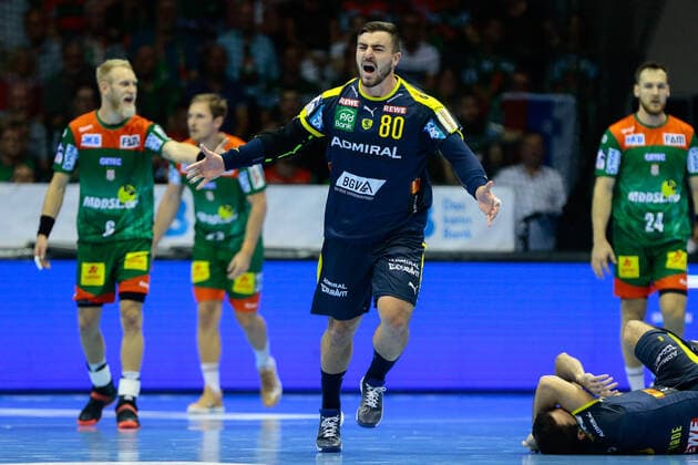 22 09 2019, xtgx, Handball Liqui Moly HBL, SC Magdeburg Rhein Neckar Loewen emspor, v l Jannik Kohlbacher Rhein Neckar Loewen, 80 cheers, goal jubilation, cheers on goal, celebrate the goal, celebration GETEC Arena