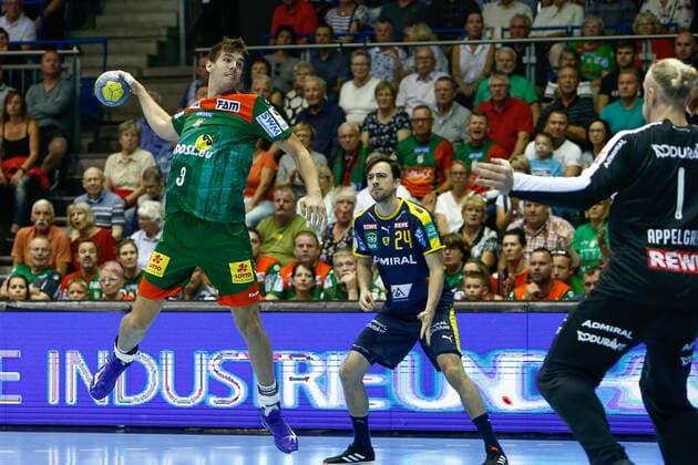 22 09 2019, xtgx, Handball Liqui Moly HBL, SC Magdeburg Rhein Neckar Loewen emspor, v l Piotr Chrapkowski Magdeburg, 3 scores goal, scorer, scored goal, scores the goal GETEC Arena