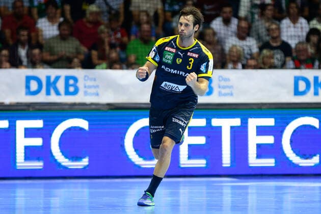 22 09 2019, xtgx, Handball Liqui Moly HBL, SC Magdeburg Rhein Neckar Loewen emspor, v l Uwe Gensheimer Rhein Neckar Loewen, 3 cheers, goal celebration, celebrate the goal, celebrate GETEC Arena