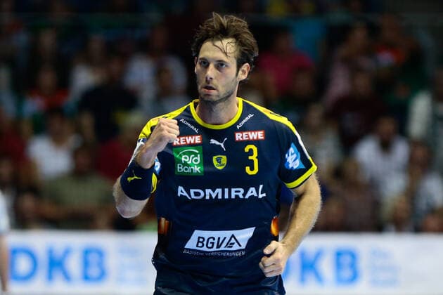 22 09 2019, xtgx, Handball Liqui Moly HBL, SC Magdeburg Rhein Neckar Loewen emspor, v l Uwe Gensheimer Rhein Neckar Loewen, 3 cheers, goal celebration, celebrate the goal, celebrate GETEC Arena