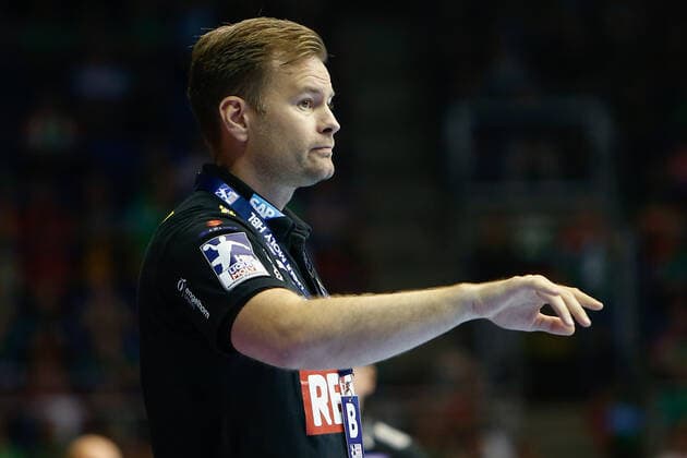 22 09 2019, xtgx, Handball Liqui Moly HBL, SC Magdeburg Rhein Neckar Loewen emspor, v l Kristjan Andresson Rhein Neckar Loewen, coach gives instructions, gesticulated with arms, gesticulate, gives instructions GETEC Arena