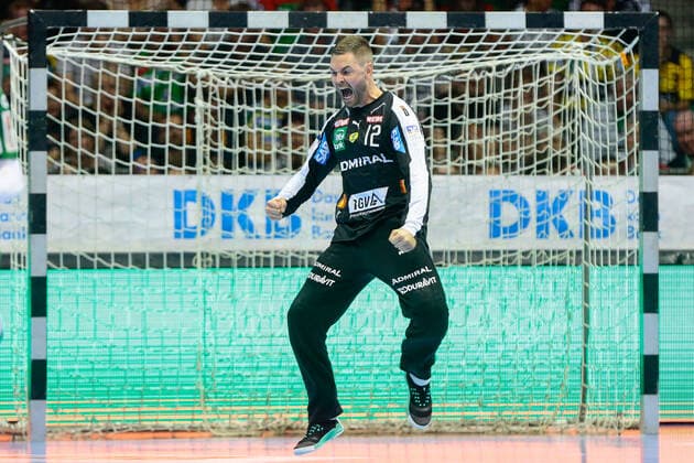 22 09 2019, xtgx, Handball Liqui Moly HBL, SC Magdeburg Rhein Neckar Loewen emspor, v l Andreas Palicka Rhein Neckar Loewen, 12 Cheers for ball held, defended, held, goalkeeper GETEC Arena