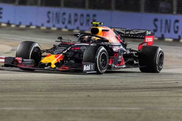 22nd September 2019; The Marina Bay Circuit, Marina Bay, Singapore; Formula One, Race Day; The number 23 Aston Martin Red Bull driver Alexander Albon during the race  ActionPlus12170671 StephenxBlackberry