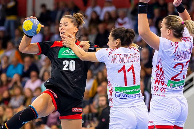 Coburg, Germany 25 September 2019 EHF Women EM Qualification Germany vs Belarus v left in duel Emily Boelk Bölk Germany Thuringia HC , Liliya Artsiukhovich Belarus Coburg HUK Coburg Arena Bayern Germany