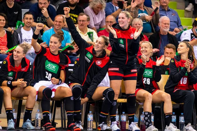 Coburg, Germany 25 September 2019 EHF Women EM Qualification Germany vs Belarus v li Mia Zschocke Germany Leverkusen , Emily Boelk B lk Germany Thueringer HC , Luisa Schulze Germany Bietigheim , Marlene Zapf Germany Metzingen , Antje Lauenroth Germany Bietigheim , Torhueterin Isabell Roch Germany Dortmund Jubel Freude Emotion Coburg HUK Coburg Arena Bayern Deutschland