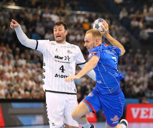 Photo Artsiom Kulak throws against Domagoj Duvnjak Kiel Handball Men Champions League on Wed 25 09 2019 THW Kiel HC Meshkov Brest