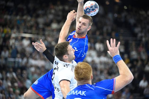 Alexander Shkurinskiy Brest against Harald Reinkind THW Kiel in front of Viachaslav Shumak Brest , Handball, Men, THW Kiel vs. HC Meshkov Brest, Champions League, 3 Matchday, Group Phase, 25 09 19 Kiel Sparkassen Arena Schleswig Holstein Germany