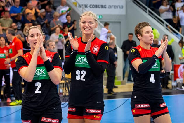 Coburg, Germany 25 September 2019 EHF Women EM Qualification Germany vs Belarus v li Marlene Zapf Germany Metzingen , Evgenija Minevskaja Germany Brest , Alina Grijseels Germany Dortmund Final cheers Final cheers Emotion Joy Coburg HUK Coburg Arena Bayern Deutschland