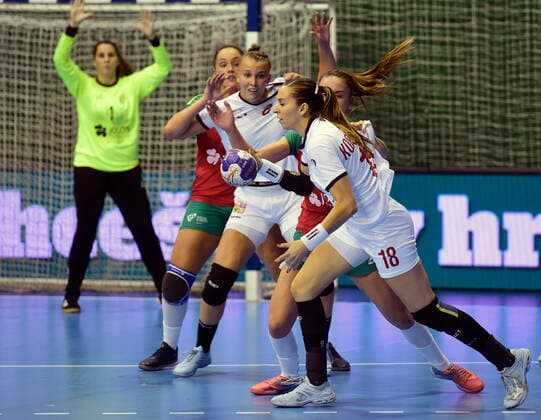 Iveta Koresova (Czech; front) in action during the Qualifier for women s handball European Championship, EM, Europameisterschaft Czechia vs Portugal in Olomouc, Czech Republic, September 25, 2019. (CTKxPhoto LudekxPerina) CTKPhotoP201909251074201  LPE 007
