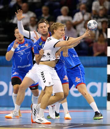 Photo Gisli Kristjansson Kiel vs. Marko Panic Handball Men Champions League at Mi 25 09 2019 THW Kiel HC Meshkov Brest 30 23