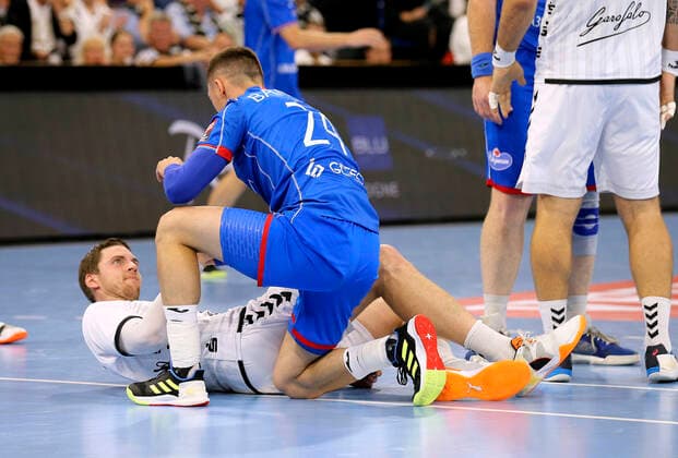 Photo Hendrik Pekeler Kiel vs. Maksim Baranau Handball Men Champions League on Wed 25 09 2019 THW Kiel HC Meshkov Brest