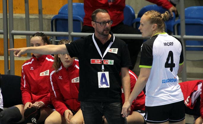 25.09.2019 Kraljevo(Serbia) Serbia-Switzerland EHF European qualifiers women s handball Martin Albertsen(C) Switzerland coach,Romy Morf(R) : 