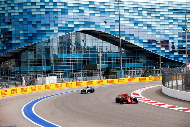 Sport Bilder des Tages Motorsports: FIA Formula One World Championship, WM, Weltmeisterschaft 2019, Grand Prix of Russia, 16 Charles Leclerc (MCO, Scuderia Ferrari Mission Winnow), 44 Lewis Hamilton (GBR, Mercedes AMG Petronas Motorsport), Sochi Russia