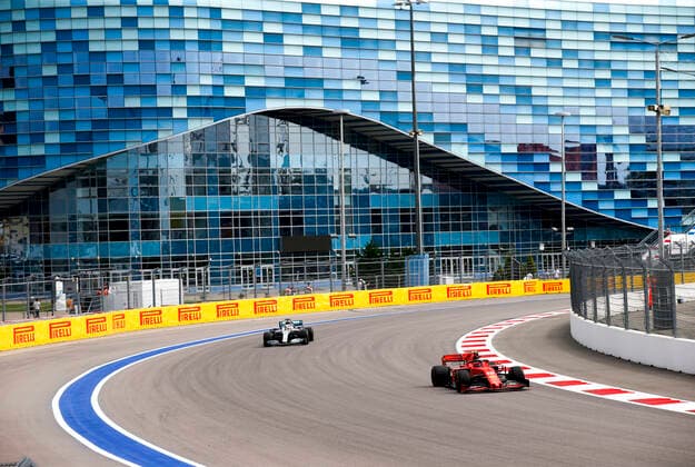 Motorsports: FIA Formula One World Championship, WM, Weltmeisterschaft 2019, Grand Prix of Russia, 16 Charles Leclerc (MCO, Scuderia Ferrari Mission Winnow), 44 Lewis Hamilton (GBR, Mercedes AMG Petronas Motorsport), Sochi Russia