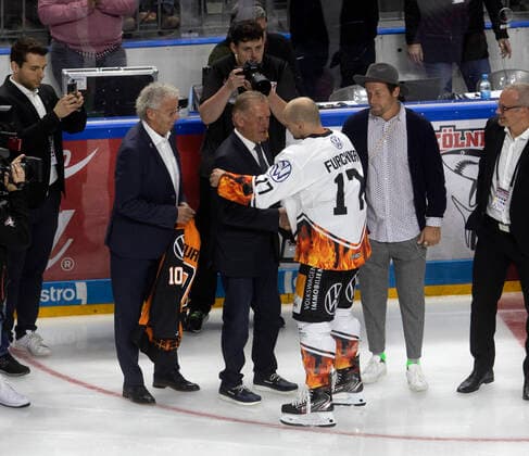 Cologne Haie Grizzlys Wolfsburg ice hockey DEL season 2019 2020 Lanxess Arena Cologne Germany date 27 09 2019 1000 game Sebastian Furchner Haie